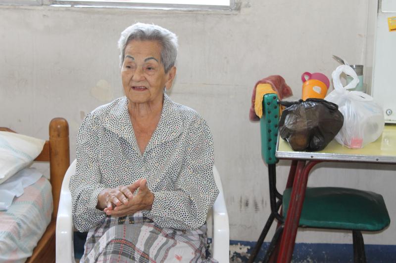 Celebrando a los ancianos del Asilo Plaza Dañín -  15 de Diciembre de 2013.
