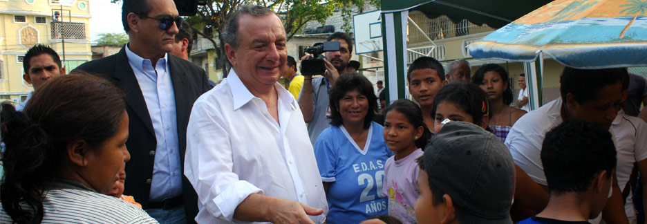 Álvaro Noboa se Unió al Trabajo de la Fundación